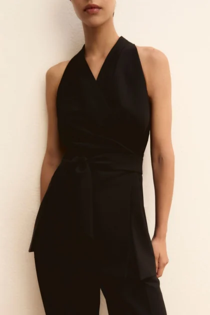 Top smanicato con incrocio