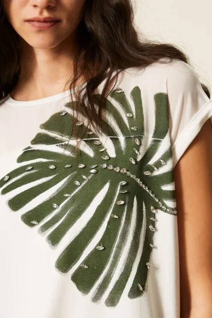 T-shirt con stampa e ricamo